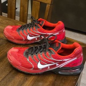 Mens Nike Air 10 1/2